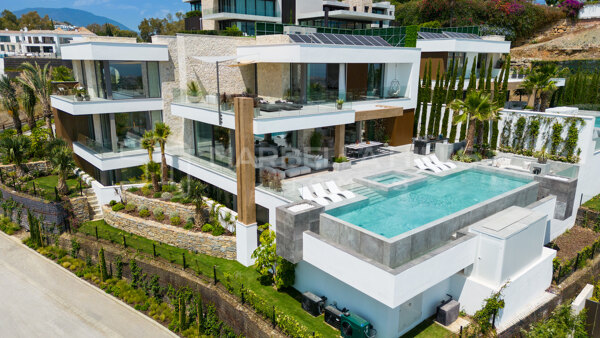 Luxury Panoramic Sea View Villa for Sale in The Hills La Quinta Benahavís – Contemporary Estate near Marbella