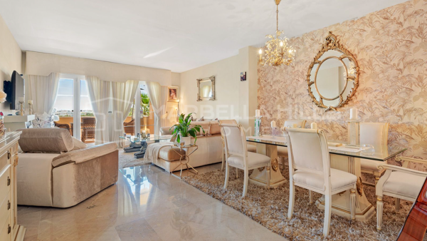 Fantastique appartement de 3 chambres avec des vues spectaculaires à Cumbres del Rodeo, Nueva Andalucia