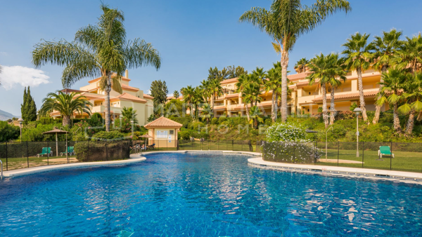 Fantastique appartement de 3 chambres avec des vues spectaculaires à Cumbres del Rodeo, Nueva Andalucia