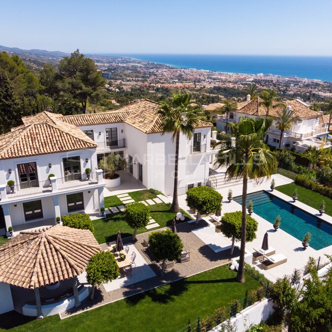 Villa de luxe à vendre à Sierra Blanca, Marbella avec vues panoramiques sur la mer, spa et cinéma