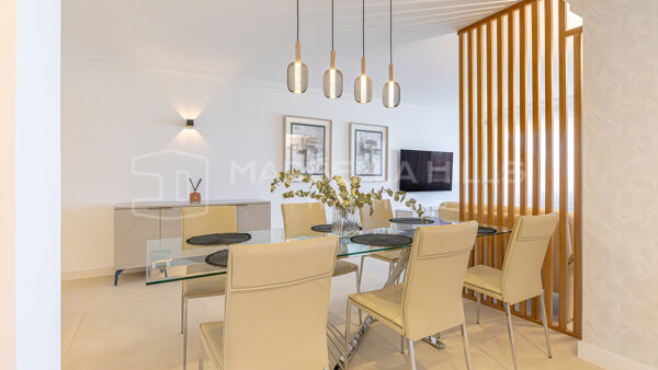 Elegant Sea View Apartment for Sale in Magna Marbella Nueva Andalucía