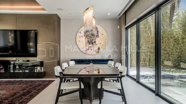 Elegant 5-Bedroom Villa with Sea Views and Luxurious Amenities in Las Lomas de Marbella Club - Golden Mile, Marbella