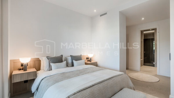 Luxuriöse, neu renovierte 3 Schlafzimmer Erdgeschosswohnung in der Exklusiven Gemeinde Altos Reales, Sierra Blanca - Goldene Meile