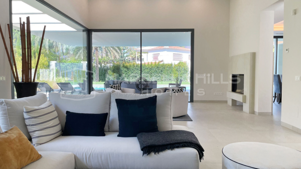 Lujosa villa contemporánea de 5 dormitorios en el corazón de la Milla de Oro de Marbella - Nagueles