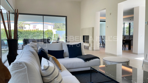 Lujosa villa contemporánea de 5 dormitorios en el corazón de la Milla de Oro de Marbella - Nagueles