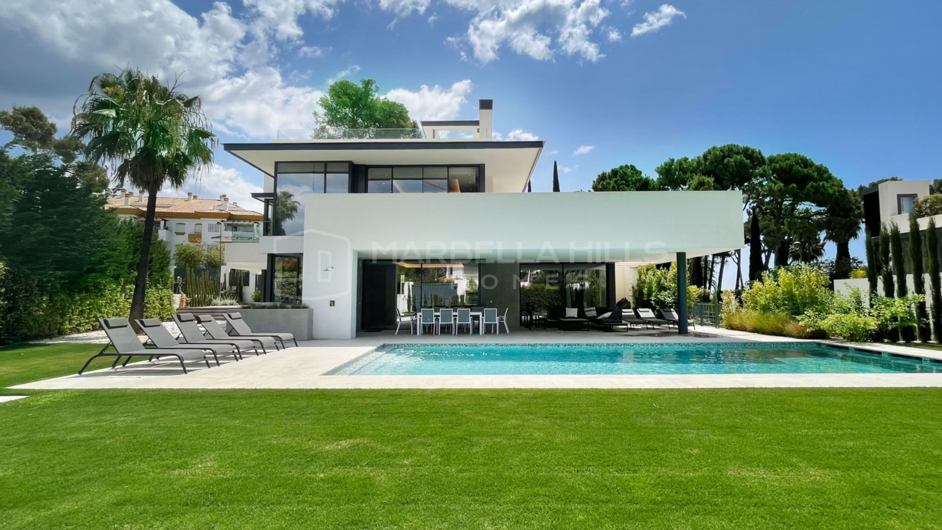 Luxurious Contemporary 5-Bedroom Villa in the Heart of Marbella's Golden Mile - Nagueles