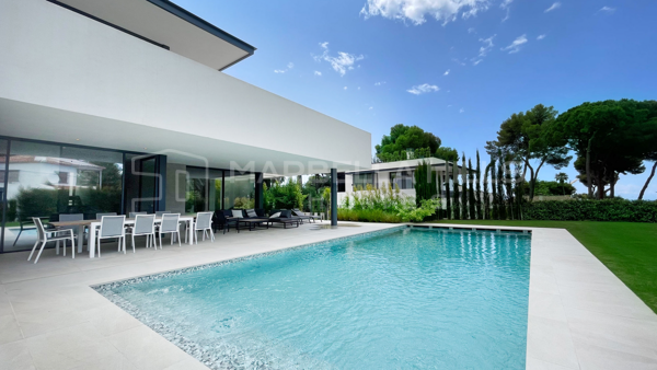 Lujosa villa contemporánea de 5 dormitorios en el corazón de la Milla de Oro de Marbella - Nagueles