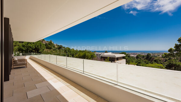 Stunning Contemporary 6-Bedroom Villa in La Reserva de Alcuzcuz with Panoramic Sea Views: Ultimate Luxury and Privacy in Benahavís