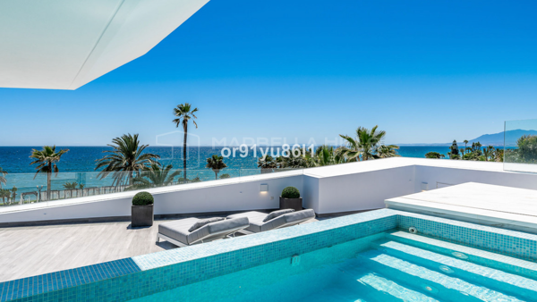Contemporary Beachfront Luxury Villa for Sale in Los Monteros Playa, Marbella East