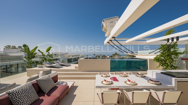 Luxuriöse 4-Zimmer-Residenz in Vilas 12: Exquisite Villa mit Atemberaubendem Ausblick und Modernem Komfort an der Goldenen Meile in Marbella