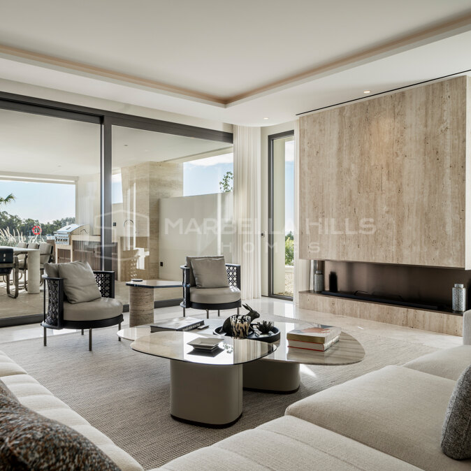 Duplex de luxe FENDI Casa à vendre à EPIC Marbella Golden Mile avec vues mer et La Concha