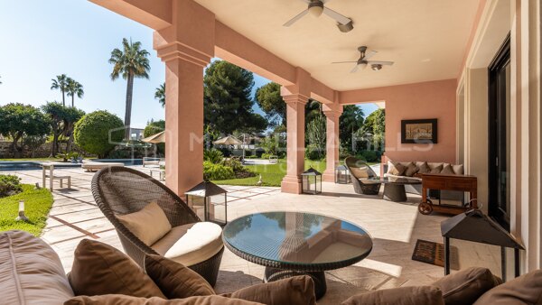 Domaine Palatial Luxueux de 8 Chambres à Paraiso Barronal, Estepona : Vie Exclusive avec des Possibilités Infinies