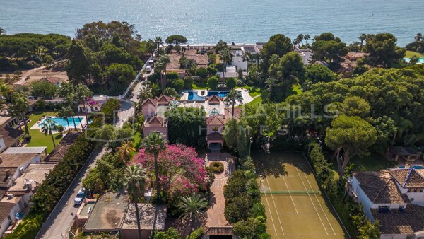 Domaine Palatial Luxueux de 8 Chambres à Paraiso Barronal, Estepona : Vie Exclusive avec des Possibilités Infinies