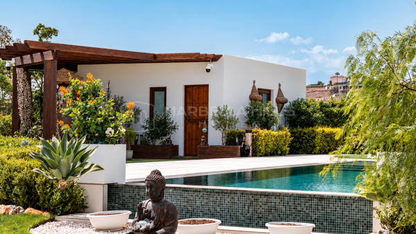 Villa de luxe exceptionnelle à vendre à Benahavís avec spa privé, cinéma et jardins japonais