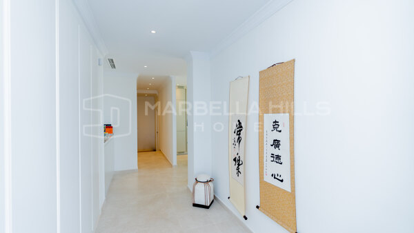 Geräumiges 3 Schlafzimmer Duplex-Penthouse mit Panoramablick in Las Colinas de la Heredia, Benahavis