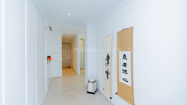 Spacieux penthouse en duplex de 3 chambres avec vue panoramique à Las Colinas de la Heredia, Benahavis
