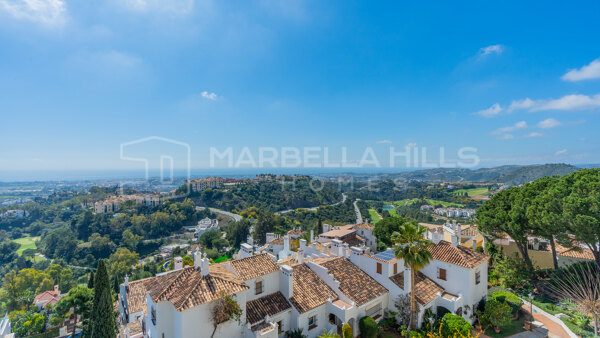 Geräumiges 3 Schlafzimmer Duplex-Penthouse mit Panoramablick in Las Colinas de la Heredia, Benahavis