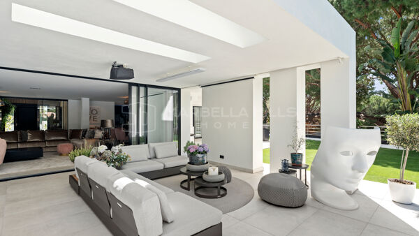 Magnificent 6 bedroom modern Villa in Hacienda Las Chapas - Marbella East