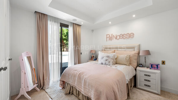 Magnificent 6 bedroom modern Villa in Hacienda Las Chapas - Marbella East
