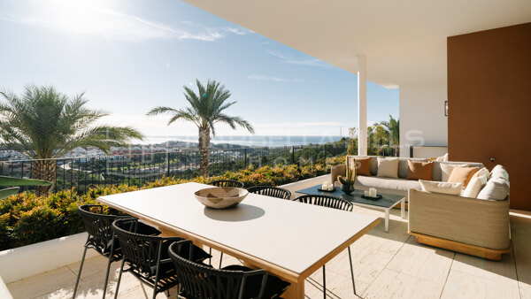 Hochwertige 3-Zimmer-Wohnung in erster Golfreihe mit Panoramablick auf das Meer in Finca Cortesin - Casares
