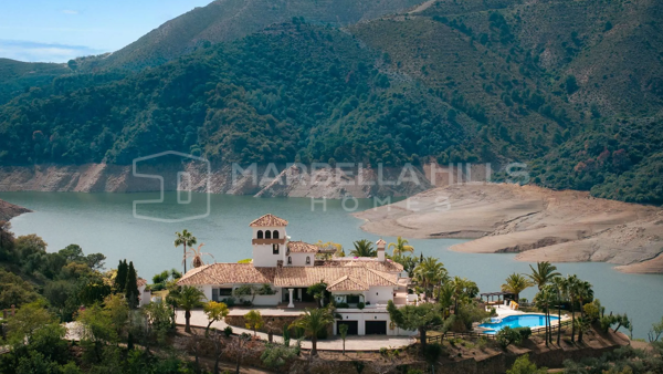 Exceptional 6 bedroom Andalusian Villa in Istán: Stunning Lake and Mountain Views, Private Pool, Secluded Luxury with Quick Access to Marbella