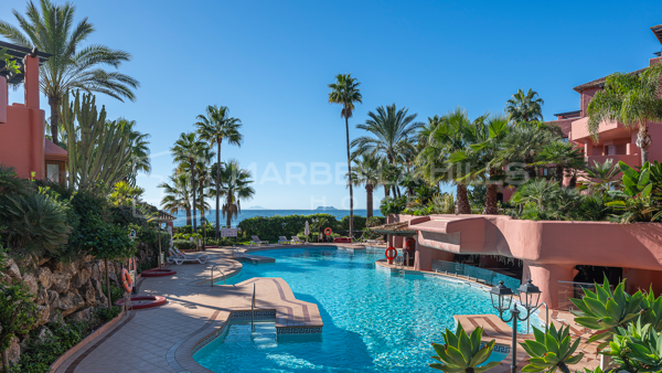 Appartement rénové de 3 chambres en rez-de-chaussée avec vue mer à vendre à Menara Beach – New Golden Mile