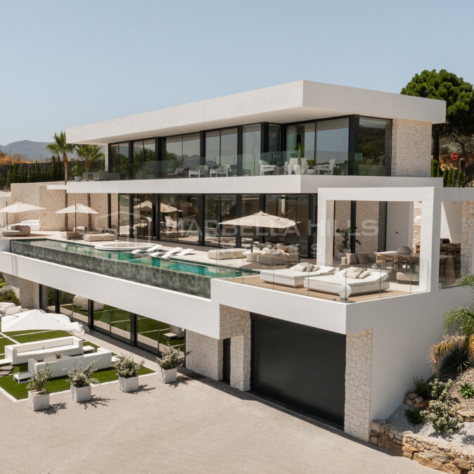 Architectural Masterpiece with Panoramic Sea Views in Monte Mayor, Benahavís