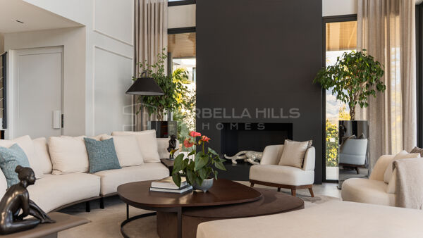 Villa contemporaine avec vue panoramique sur la mer à La Mairena, Marbella Est