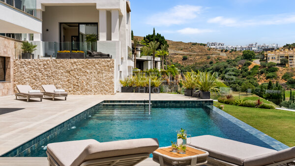 Stunning Luxury Villa with Sea Views in Los Flamingos, Benahavís