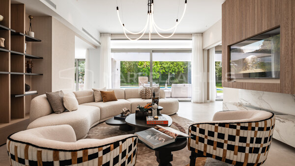 Moderne Luxusvilla zum Verkauf in El Paraíso, Neue Goldene Meile, Marbella
