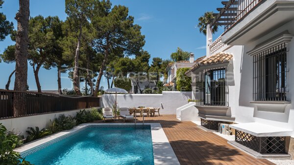 Villa de 6 Chambres Entièrement Rénovée à Vendre à Altos del Rodeo, Nueva Andalucía – À Deux Pas de Puerto Banús
