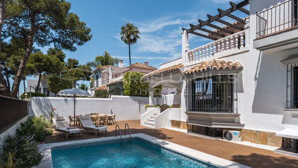 Villa de 6 Chambres Entièrement Rénovée à Vendre à Altos del Rodeo, Nueva Andalucía – À Deux Pas de Puerto Banús