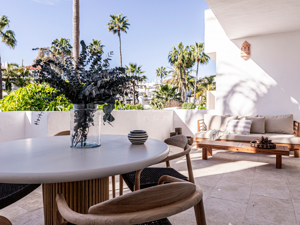 Frontline Beach Apartment for Sale in Ventura del Mar, Marbella – Fully Renovated Luxury by the Sea