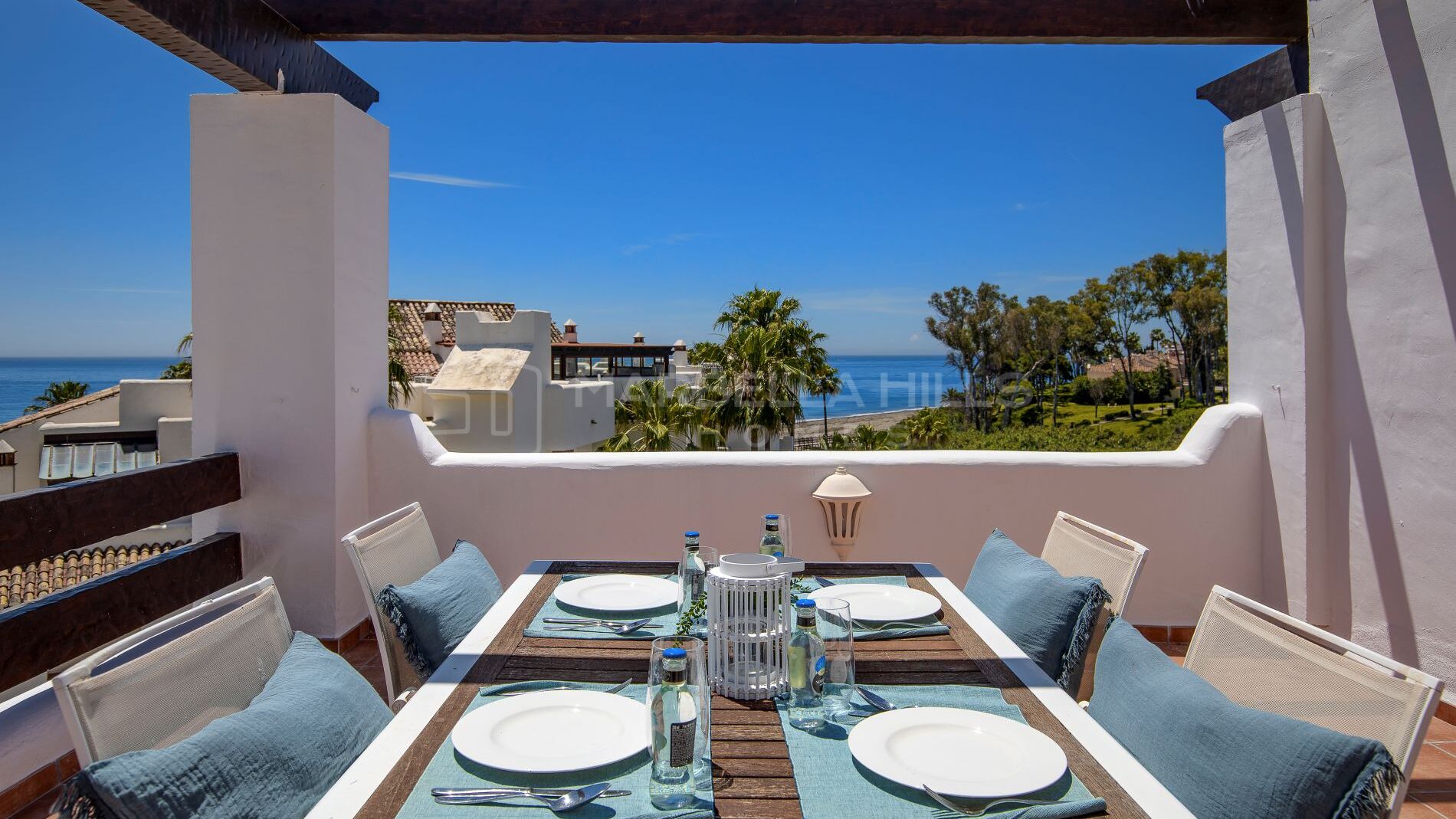 Duplex-Penthouse direkt am Strand zu verkaufen in Bahía del Velerín – New Golden Mile, Estepona
