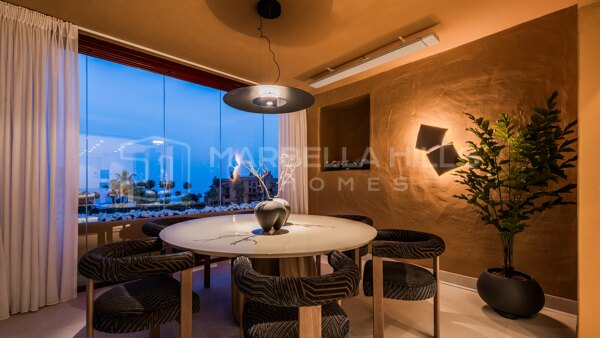 Appartement de 3 Chambres Entièrement Rénové en Front de Mer – New Golden Mile, Estepona
