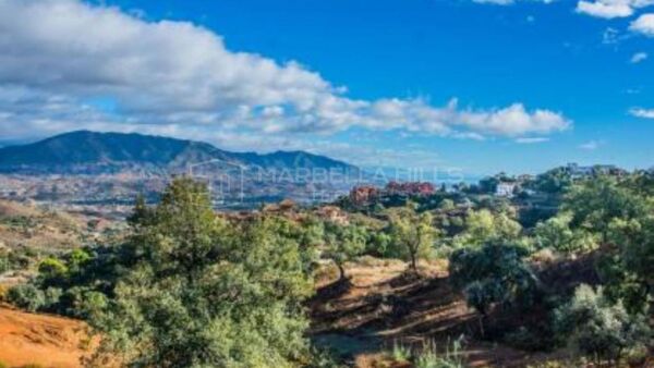 Modern off-plan villa for sale in La Mairena, Marbella – sea views, infinity pool, and total privacy