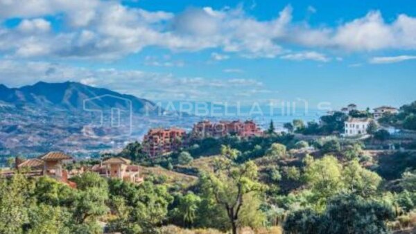 Modern off-plan villa for sale in La Mairena, Marbella – sea views, infinity pool, and total privacy