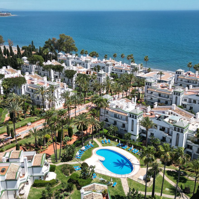 Leben am Meer auf der New Golden Mile – 2-Schlafzimmer-Apartment in erster Strandlinie in Estepona
