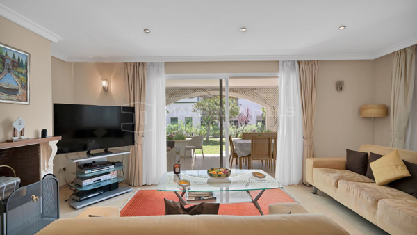 Seaside living on the New Golden Mile – 2-bedroom beachfront apartment in Estepona