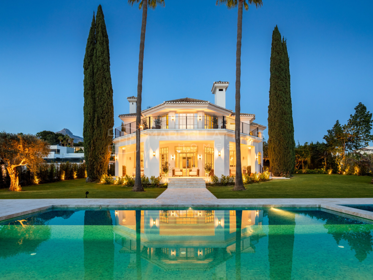 Luxury Villa for Sale in Nueva Andalucía Marbella – Contemporary Golf Valley Villa near Puerto Banús