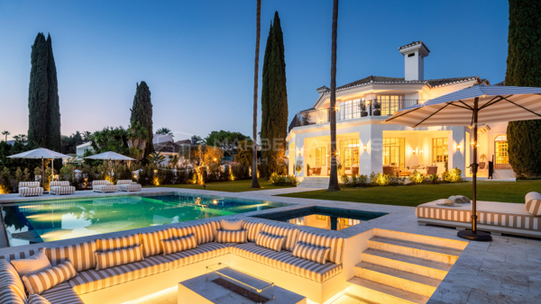 Villa de luxe à vendre à Nueva Andalucía Marbella – Villa contemporaine dans la Golf Valley près de Puerto Banús