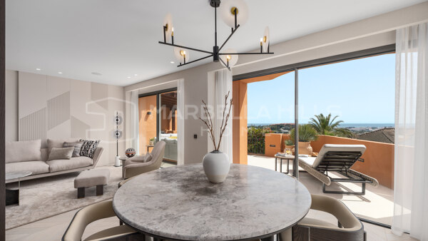 Elegant 4-Bedroom Apartment with Panoramic Sea Views in Les Belvederes, Nueva Andalucía