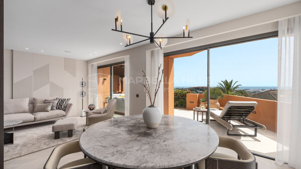 Elegant 4-Bedroom Apartment with Panoramic Sea Views in Les Belvederes, Nueva Andalucía