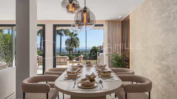 Komplett Renoviertes Design-Townhouse mit 3 Schlafzimmern und Panoramablick in La Quinta Hills, Benahavís