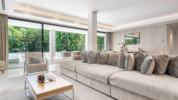 Elegante villa contemporánea con piscina privada en La Quinta, Benahavís