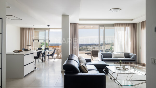 Luxuswohnung zum Verkauf in der prestigeträchtigen Anlage Nine Lions, Nueva Andalucía – atemberaubende Meerblicke und exklusive Annehmlichkeiten
