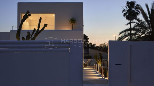Projet de Villa Moderne Clé en Main à Valle Romano, Estepona – Vie Durable avec Vue sur Golf, Montagne et Mer