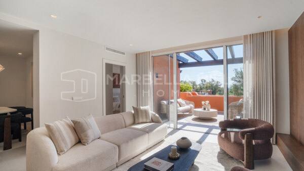 Penthouse Duplex de Luxe avec Vue Panoramique à Nueva Andalucía