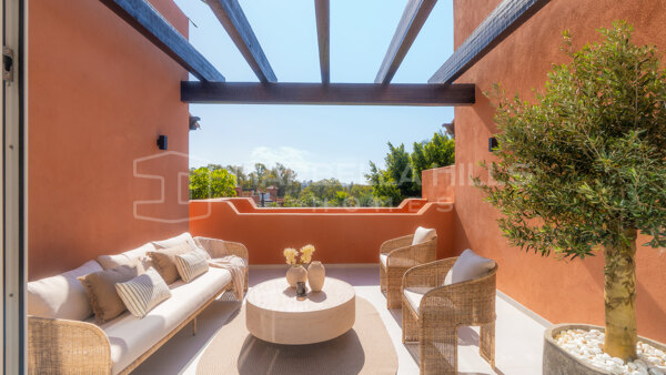 Penthouse Duplex de Luxe avec Vue Panoramique à Nueva Andalucía