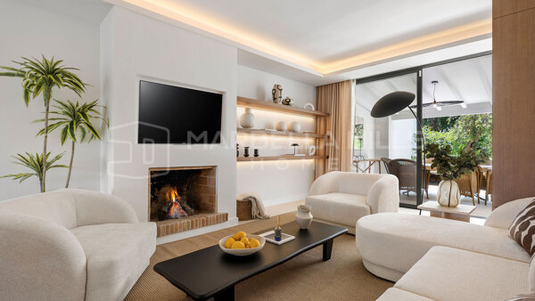 Chic Maison Mitoyenne de 4 Chambres avec Vue sur le Golf à Nueva Andalucía